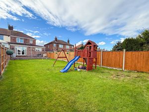 Photo 25- click for photo gallery